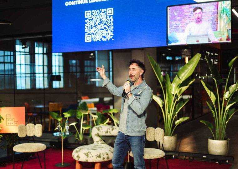 Chris Roe já treinou fundadores, CEOs e profissionais em mais de 15 países