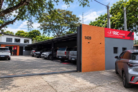 Empresa deve investir R$ 30 milhões até 2029 em hubs de carregamento de veículos