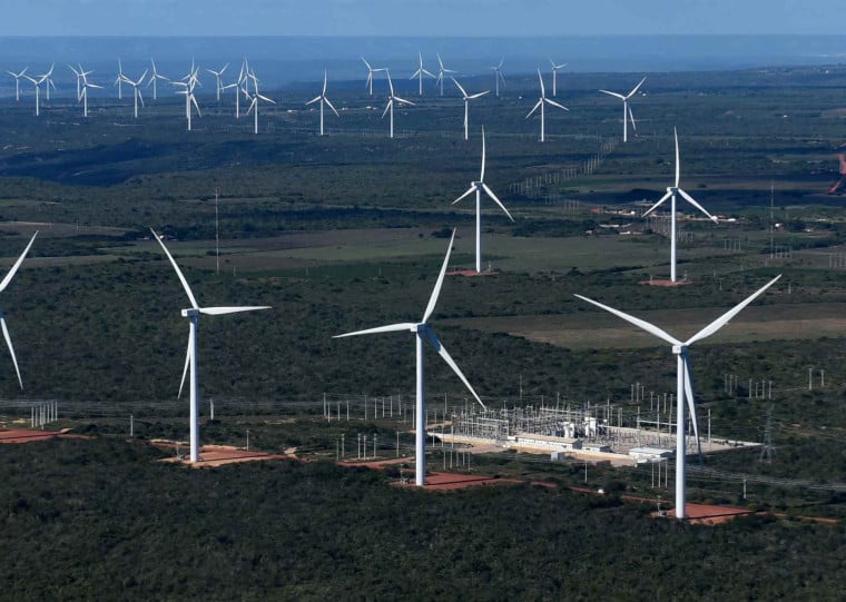 Cenários avaliados pelo Plano indicam que a geração elétrica poderá ser até 99% baseada em energias limpas em 30 anos, com expansão contínua da participação de fontes eólica e solar