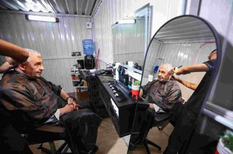 Viaduto da Conceição passa a contar com hamburgueria e barbearia