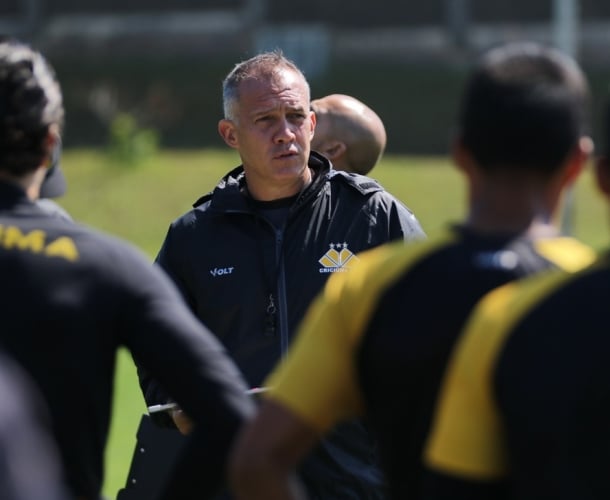 Eduardo Baptista chega do Criciúma e assina até dezembro de 2026
