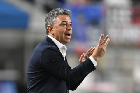 Uruguai e Equador perdem nas estreias dos técnicos Forlán e Gallardo