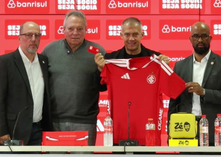 Baptista tem a difícil missão de evitar o rebaixamento do clube