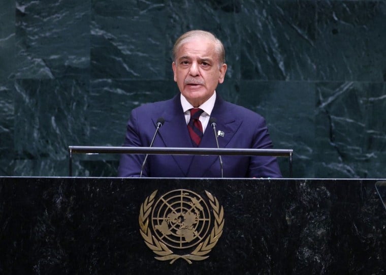 Shehbaz Sharif disse que estreitos são artérias da economia global e não devem se transformar em pontos de confronto