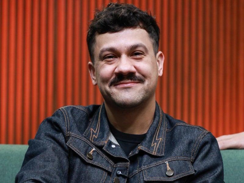 Matheus Dreher est&aacute; &agrave; frente da Dreher, marca de roupas em jeans com foco na durabilidade<br />Foto: Artur Koch/JC