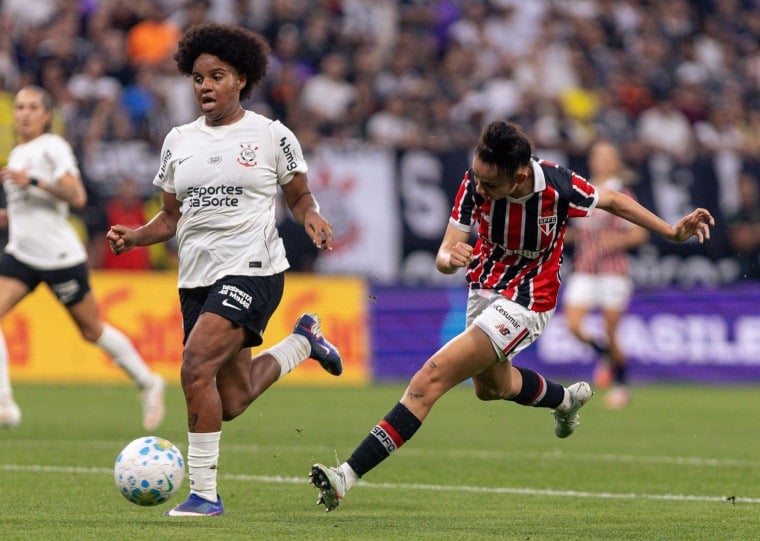 Isa Guimarães foi a responsável pelo gol da virada são-paulina