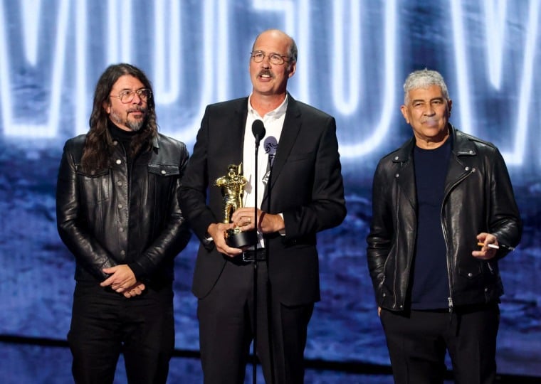 Remanescentes do Nirvana receberam o Video Vanguard Award durante cerim&ocirc;nia no domingo (27)