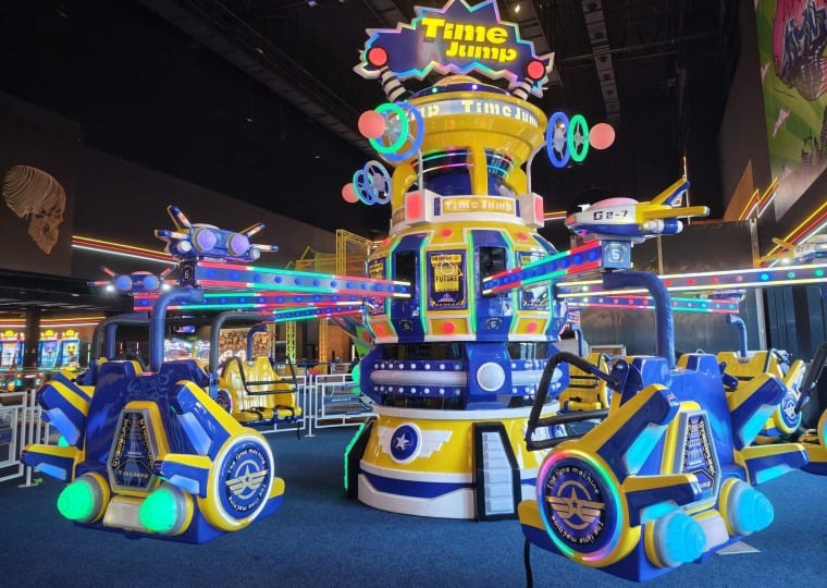 Time Jump é um dos brinquedos giratórios da nova HotZone, no BarraShoppingSul.