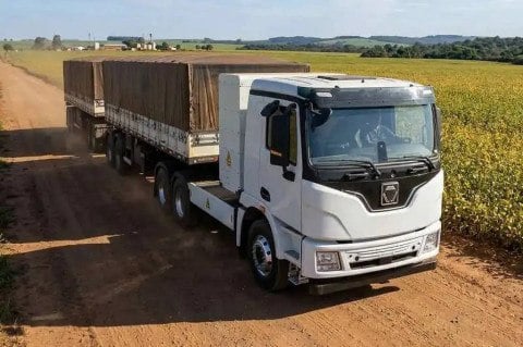 XCMG fecha venda de 251 caminhões elétricos em negócio de R$ 500 milhões no Brasil