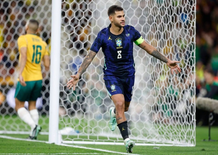 Time brasileiro melhorou na segunda etapa e venceu por 4 a 2 o duelo amistoso