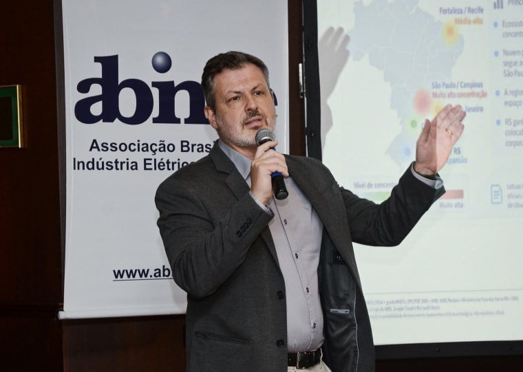 CEO da Parks Data Centers, Fabio Cierro apresentou projeto durante reunião-almoço da Abinee realizada nesta terça-feira