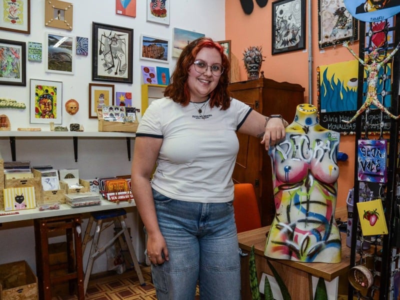 Bruna Kuhn &eacute; uma das artistas &agrave; frente da Casa Jambu<br />Foto: Fernanda Bigio Davoglio/ Especial/JC