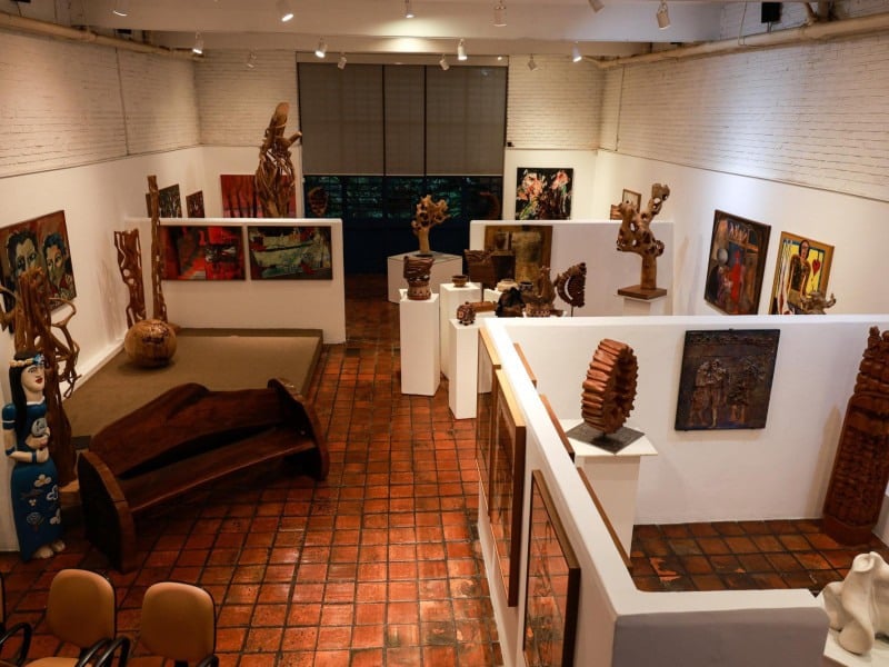 Ainda fazem parte da mostra o argentino Alberto Cedr&oacute;n, o paraibano Ant&ocirc;nio Dias e o paulista Cabral. Al&eacute;m deles, Dalton Costa, Fam&iacute;lia Petuba, Felipe G&oacute;es, Francisco Graciano, Itelvino Jahn, Jorge Leite, Luiz Ant&ocirc;nio, Manuel Graciano tamb&eacute;m t&ecirc;m obras expostas | Artur Koch/JC