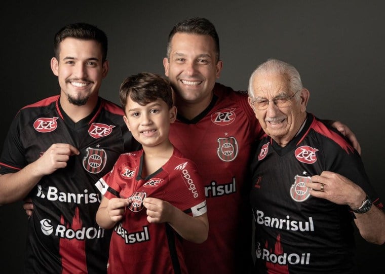 Família costuma acompanhar os jogos no Bento Freitas sempre que possível