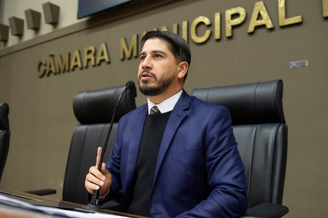 O parlamentar está preso preventivamente e é suspeito na operação que investiga o desvio de mais de R$ 2 milhões em emendas destinadas à saúde da Capital
