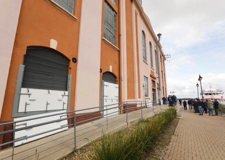 Sistema permitirá fechar 43 pontos do prédio, impedindo a entrada da água