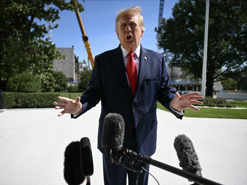 'Grande vitória', diz Trump sobre vantagem de Flávio Bolsonaro no 1º turno das eleições