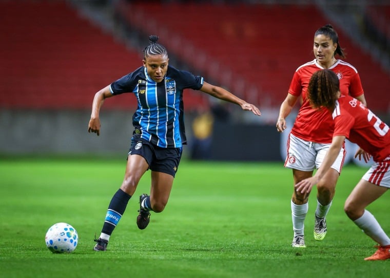 O estádio Passo D'Areia recebe o primeiro Gre-Nal feminino da história