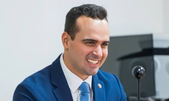 Com 86,59% das urnas apuradas, Ribeiro tinha 64,34% dos votos válidos