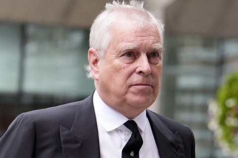 Ex-príncipe Andrew pede anulação de mandados de busca relacionados ao caso Epstein