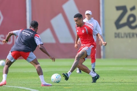 Com a confiança de Eduardo Baptista, Alerrando ganha força no ataque do Inter