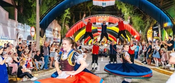 Entre os destaques est&atilde;o mais de 360 bandas e apresenta&ccedil;&otilde;es, 50 pontos de gastronomia e uma programa&ccedil;&atilde;o cultural que valoriza as tradi&ccedil;&otilde;es germ&acirc;nicas da regi&atilde;o | Alencar da Rosa/Divulga&ccedil;&atilde;o/Cidades