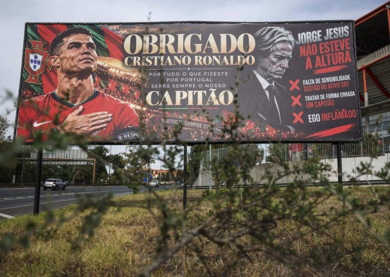 Sem CR7, Gonçalo Ramos brilha com três gols e ajuda na classificação
