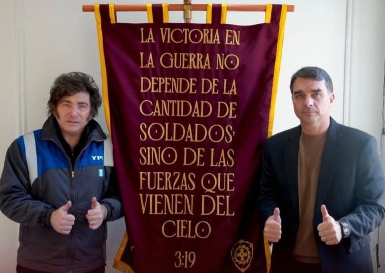 Javier Milei e Flávio Bolsonaro tem interesses em comum por suas ideologias políticas