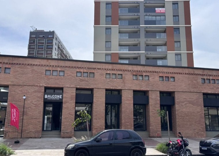 Balcone colocou o nome na fachada do Nova Olaria, na entrada onde ser&aacute; a pizzaria
