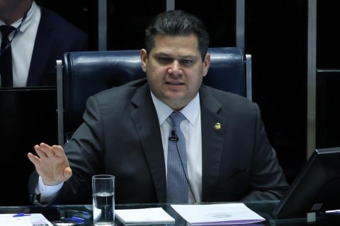 Alcolumbre marca sessões sobre fim da 6x1 no Senado, e votação será na quarta