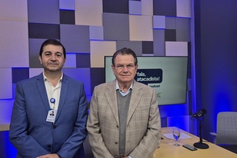 Sindiatacadistas RS debate representação empresarial com presidente da Fecomércio-RS 