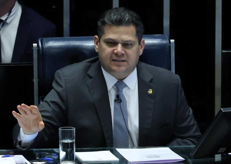 Alcolumbre irá "seguir religiosamente" o regimento e Senado deve realizar cinco sessões de discussão
