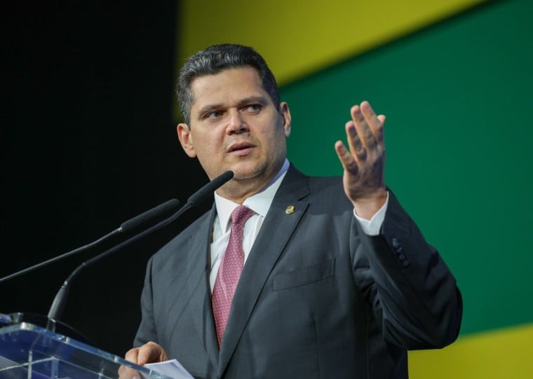 O presidente do Senado comunicou que pode acolher o pedido de aceleração da PEC mesmo sem o número mínimo de 54 assinaturas