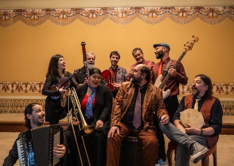 Show começa às 21h e traz octeto nos sopros, cordas, percussão e teclados