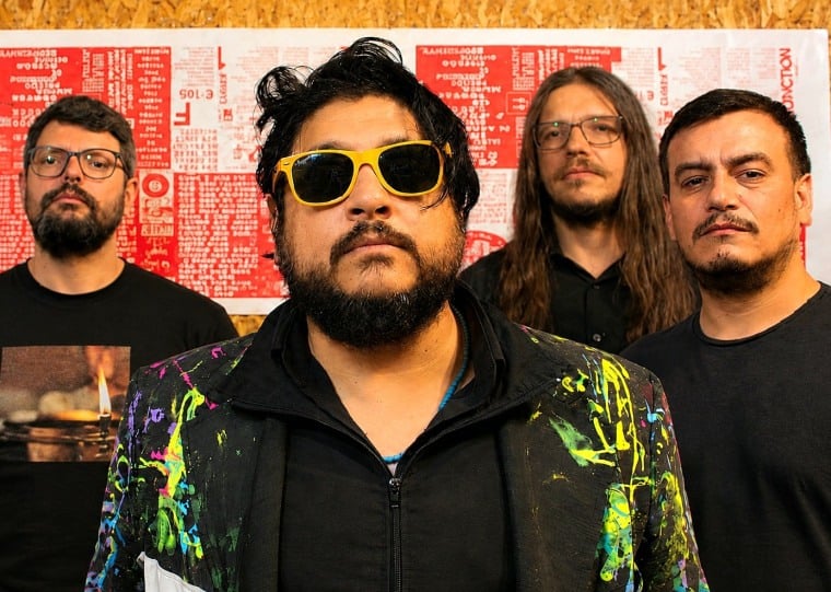 Na órbita cultural da capital gaúcha, bandas como Viana Moog, artistas, selos e produtores edificaram, ao longo de décadas, redes próprias na Região Metropolitana