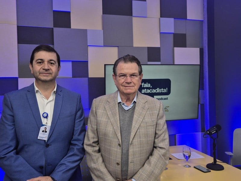 Sindiatacadistas RS debate representação empresarial com presidente da Fecomércio-RS 