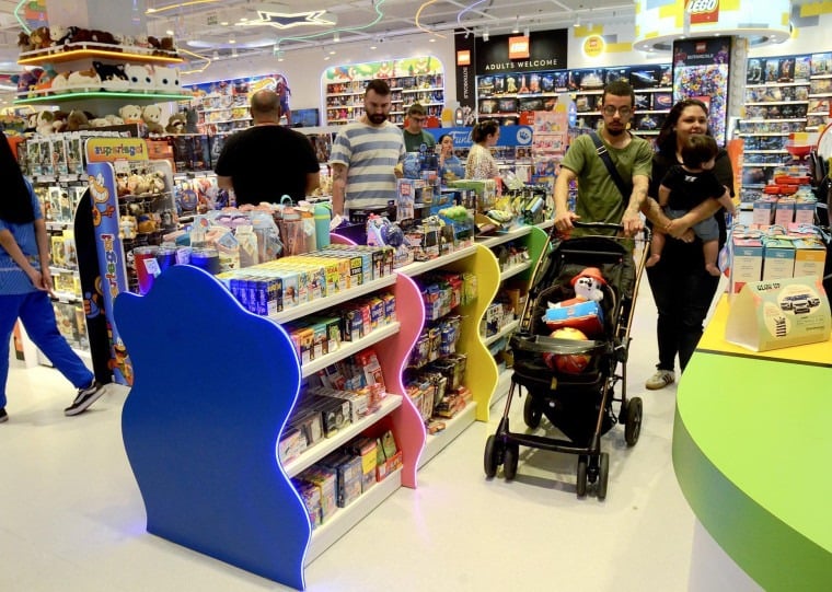 Lojas refor&ccedil;am promo&ccedil;&otilde;es para atrair consumidores que est&atilde;o dosando mais os gastos