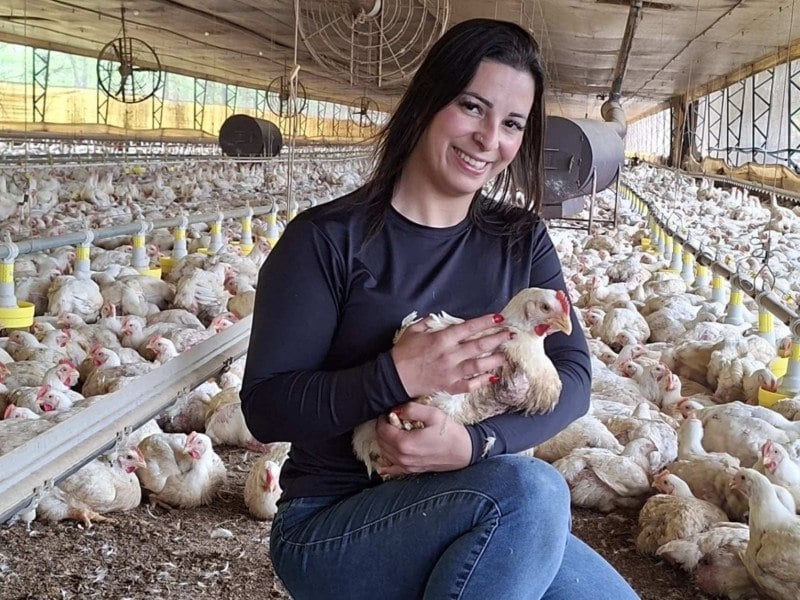 Agricultora gaúcha vira influencer e reinventa forma de permanecer no campo