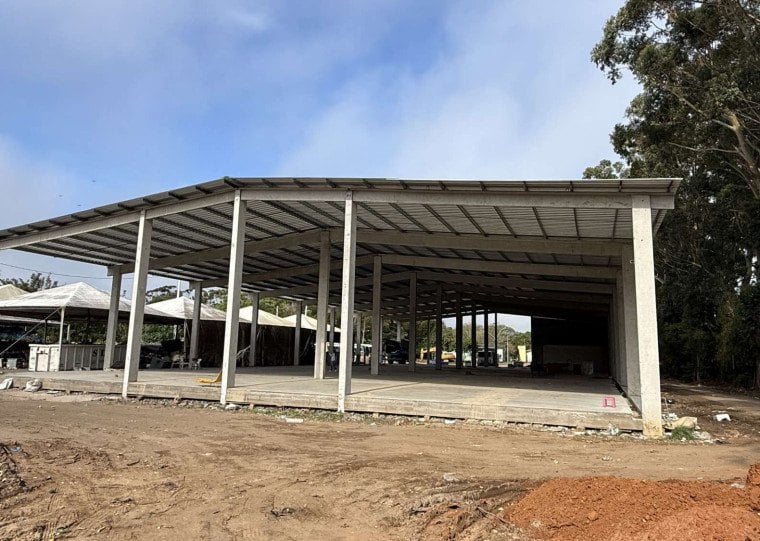 Estrutura de 1.806 m² vai beneficiar 87 trabalhadores e qualificar as condições para a separação e o reaproveitamento de materiais recicláveis no município  
