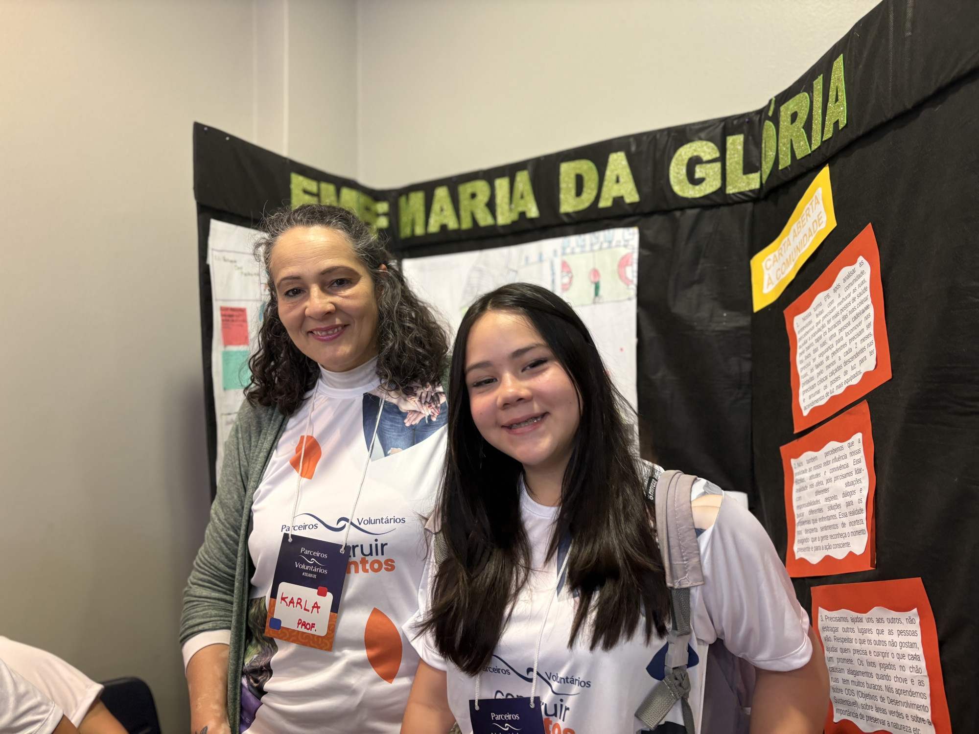 Professora Karla Katarine Botton da Silva e Yasmin de Camargo, estudante do 6º ano da Emef Profª Maria Da Gloria Goncalves Da Silva  | Marina Mugnol/Especial/JC