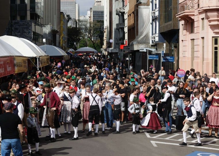 Segunda edição da Oktoberfest consolida a festa tradicional no calendário de Porto Alegre