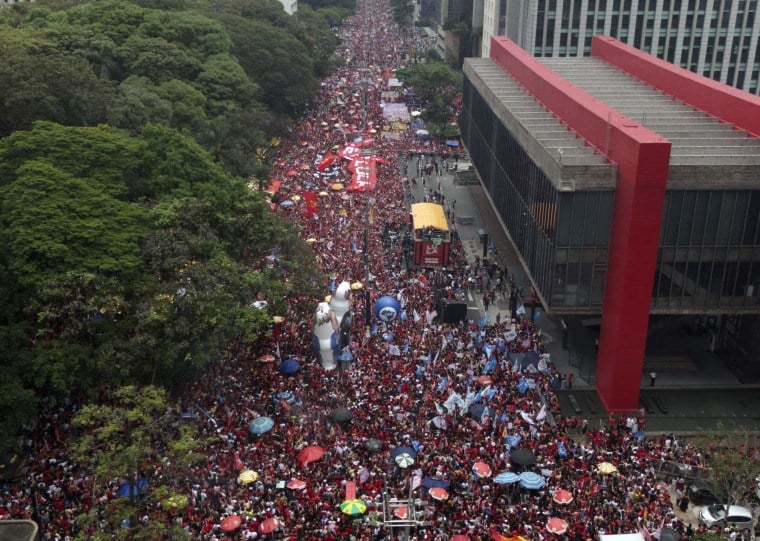 A avenida chegou a ser ocupada na quase totalidade de seus 2,8 km