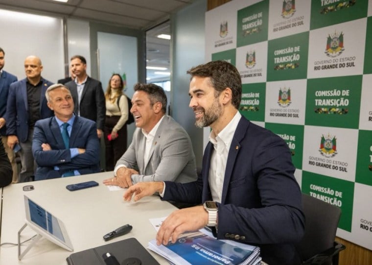 Atual governado e o eleito reuniram equipes de transição nesta terça-feira (13)