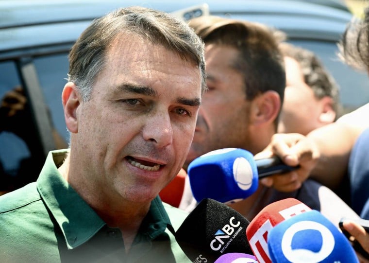 Flávio disse irá avaliar presença no debate da Globo