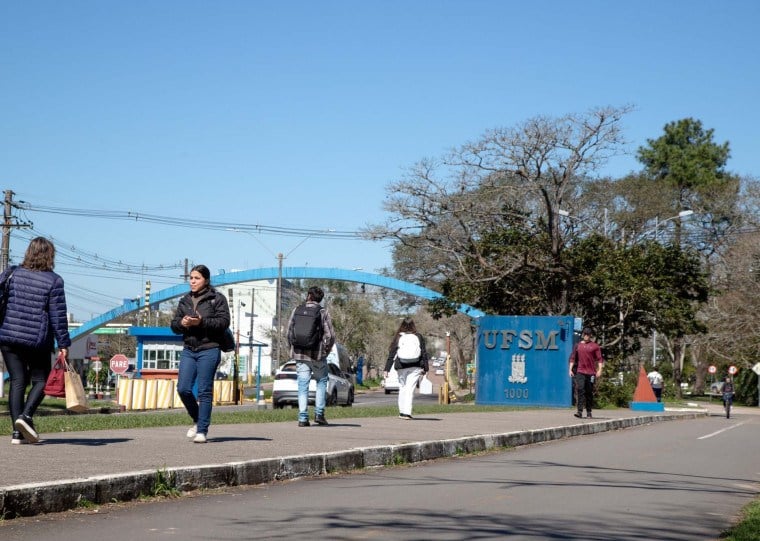 Universidade reúne cerca de 30 mil estudantes em um município de aproximadamente 282 mil habitantes