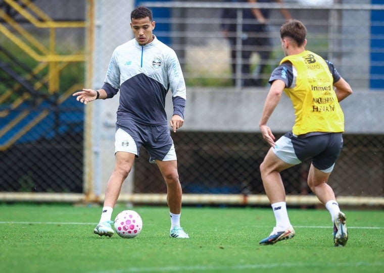 Gustavo Martins substituirá Wallace na zaga