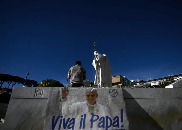 Segundo a equipe m&eacute;dica, a recupera&ccedil;&atilde;o "avan&ccedil;a de acordo com o previsto