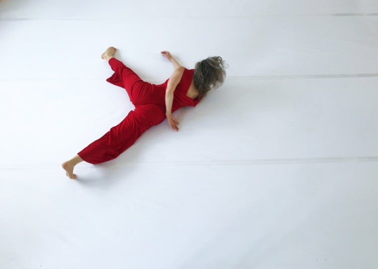 A oficina Dança no Papel usa o desenho como registro e testemunho da dança.