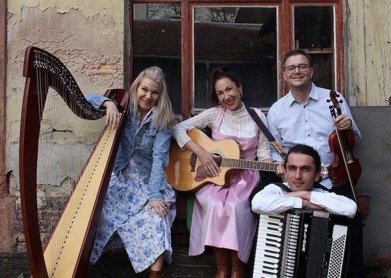 Grupo Bagage sobe ao palco do Centro Cultural 25 de Julho para apresentar canções em alemão e no dialeto Hunsrückisch