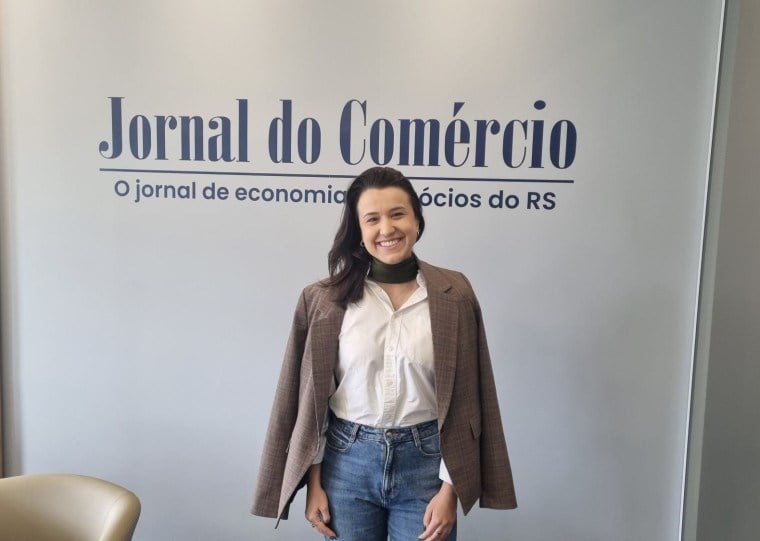 Renata Cruz, fundadora da empresa Campo IA, em visita a sede do Jornal do Comércio